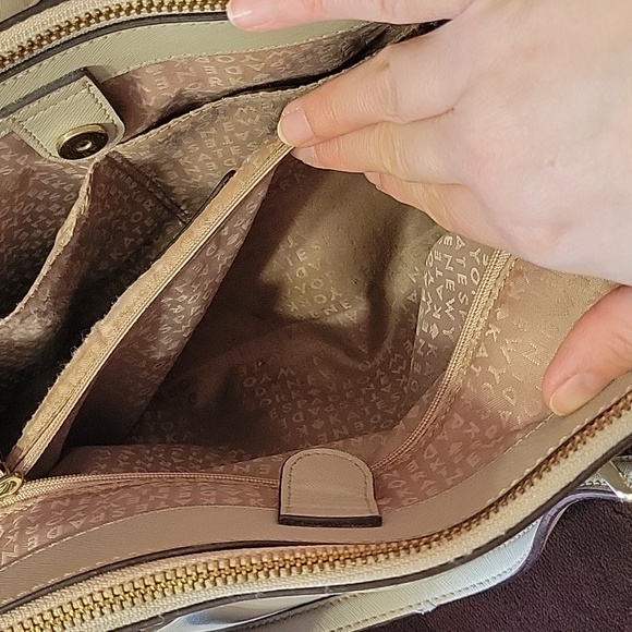 🔴SOLD🔴 Kate Spade Tote - Picture 8 of 11